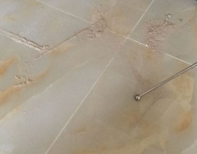仁寿瓷砖空鼓维修公司分享粘合剂选择不当在瓷砖铺贴过程中可能导致以下问题